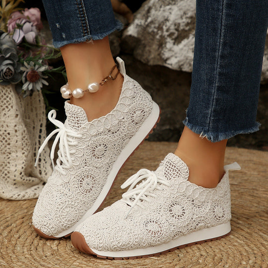 Damen Sneakers mit filigranem Häkeldesign und bequemem Fußbett