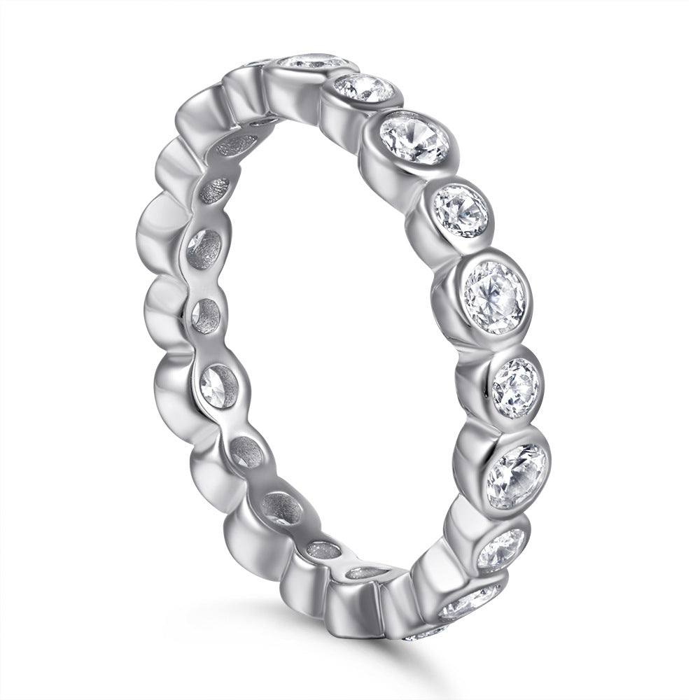 Damen Verlobungsring mit tropfenförmigem Hauptstein und eleganter Zirkonia-Besetzung Shop Nory