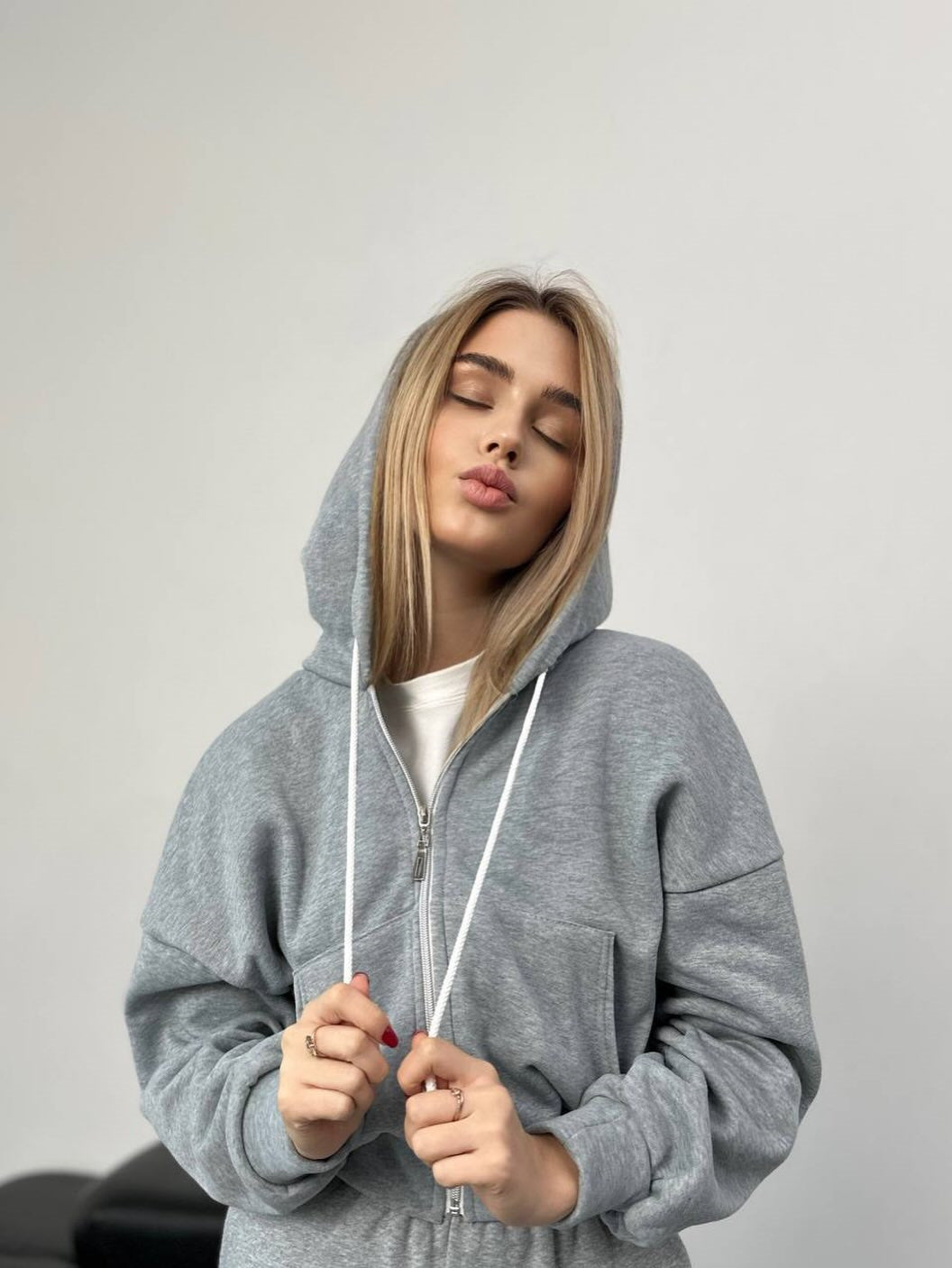 Damen minimalistisches Sculpt-Fit Lounge-Set mit tailliertem Reißverschluss-Hoodie und formender High-Waist-Jogpant Shop Nory