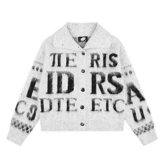 Damen Oversize Mohair-Strickjacke mit Knopfleiste, großem Reverskragen und typografischem Allover-Print Shop Nory