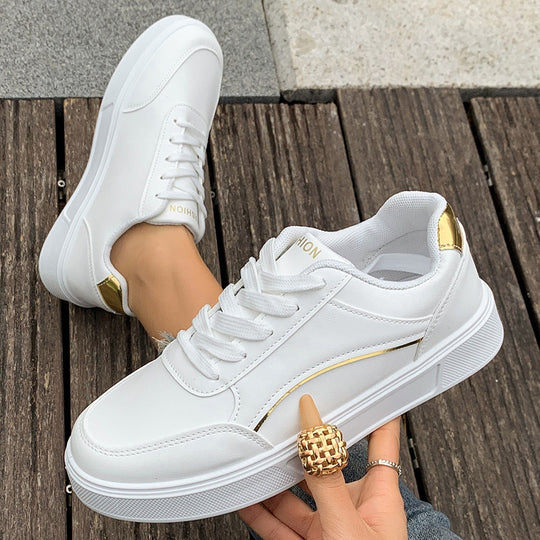 Damen Plateau-Sneaker mit goldener Zierkante und gepolstertem Komfortfußbett Shop Nory