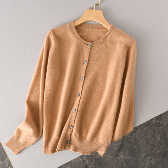 Damen Leichter Rundhals-Knopfcardigan in Kaschmiroptik mit feiner Rippkante und lässiger Silhouette Shop Nory