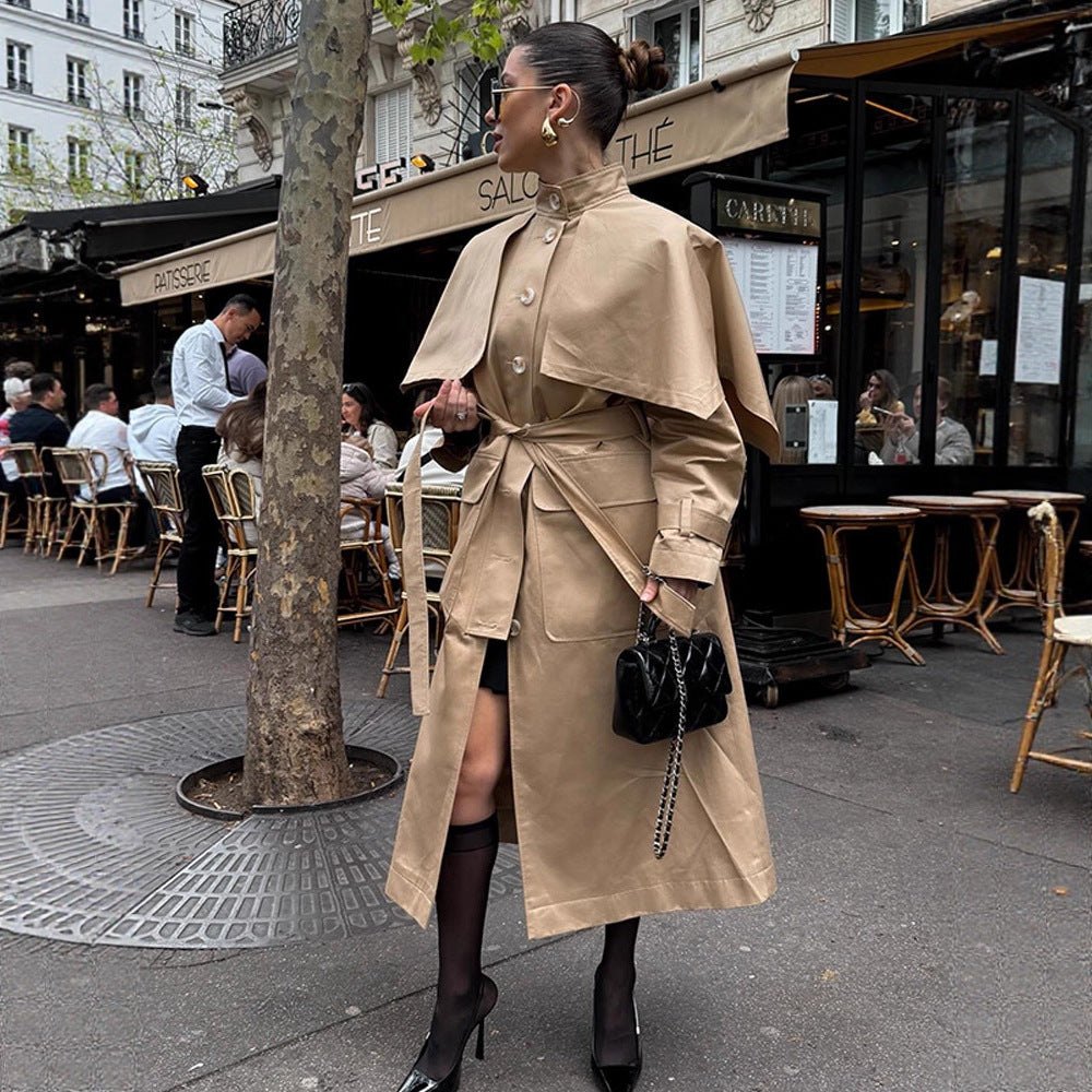 Damen Langer Trenchcoat mit Capelet, Taillengürtel und Sturmkragen Shop Nory
