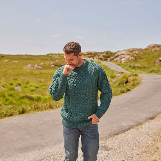 Herren Modischer Strickpullover mit Zopfmuster