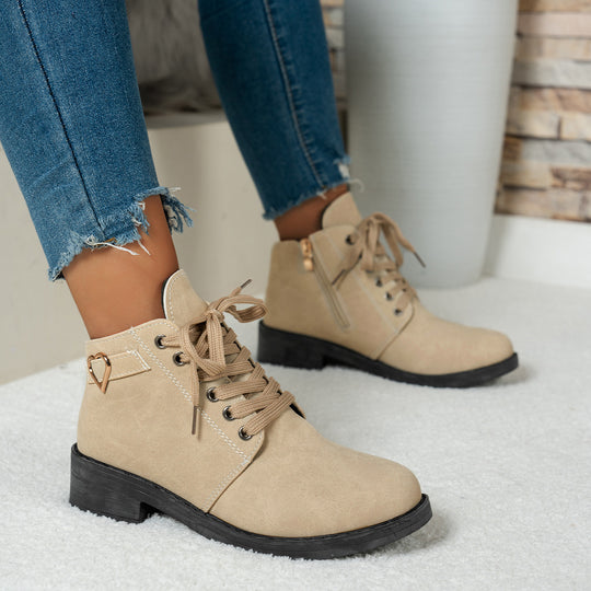 Damen Schnür-Booties mit kleinem Blockabsatz und Herz‑Metallapplikation Shop Nory