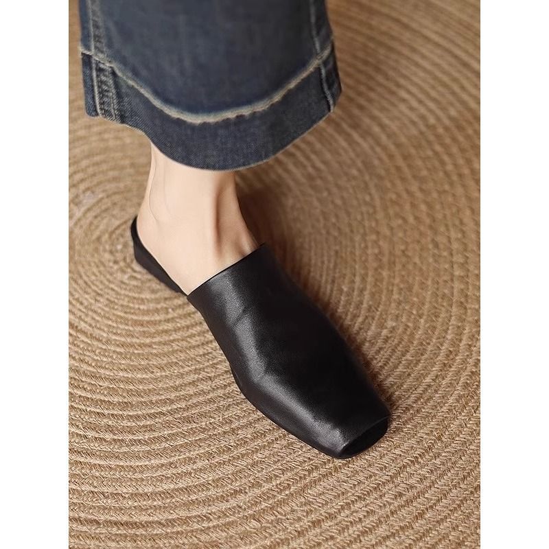 Damen Minimalistische quadratische Zehen-Mules aus Glattleder Shop Nory