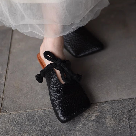 Damen Quadratische Leder-Mules mit geknoteter Seilschleife und genarbter Oberfläche Shop Nory