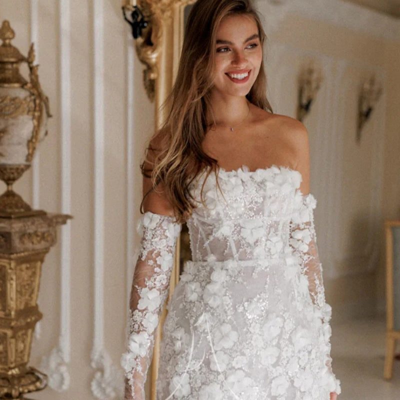 Damen Elegantes Hochzeitskleid mit floralen Details und transparenten Einsätzen