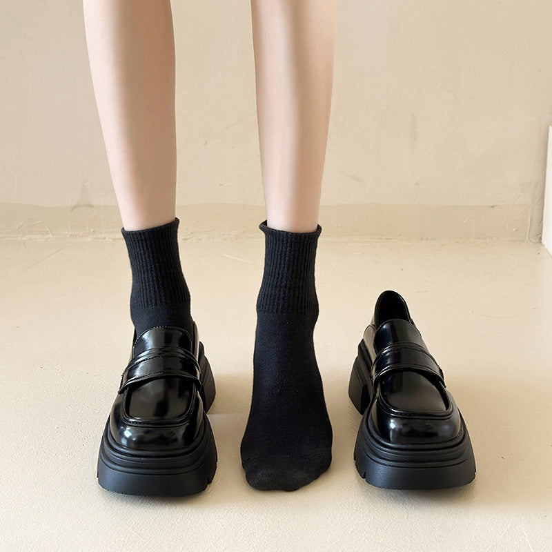 Damen Plateau-Lederschuhe mit modischem Detail und robuster Sohle