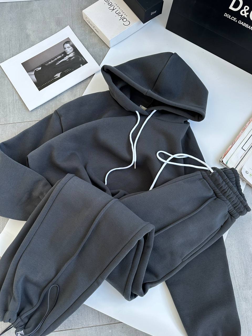 Damen Oversize-Hoodie und Jogginghose Set mit weichem Innenfutter, verstellbarer Kordel und hochgezogenem Bund Shop Nory