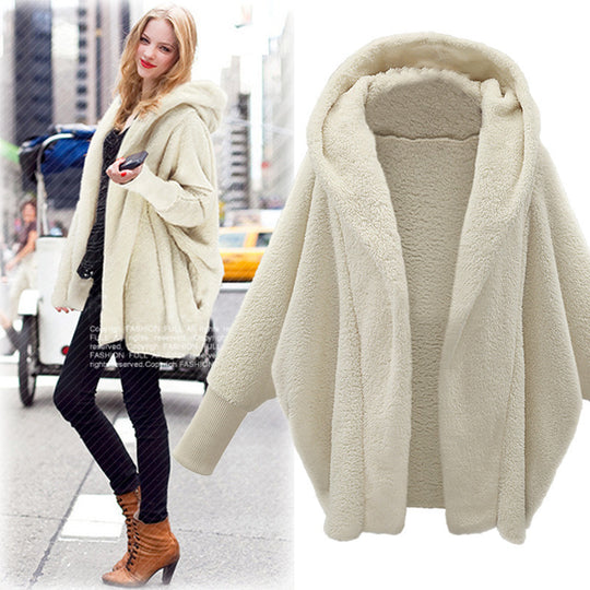 Damen Kuscheliger Oversize-Kapuzencardigan aus Teddyfleece mit Fledermausärmeln Shop Nory