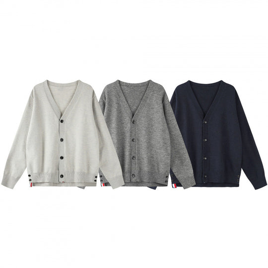 Unisex Oversize V‑Neck Strickcardigan mit Knopfleiste und Seitendruckknöpfen Shop Nory