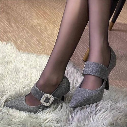 Damen Elegante spitz zulaufende Mary-Jane-Pumps mit Wollfilz-Optik, schmalem Stiletto und Kristall-Schnalle Shop Nory