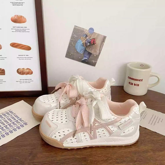 Damen Sportliche Plateau‑Sneaker mit perforiertem Obermaterial und dekorativen Schleifen Shop Nory