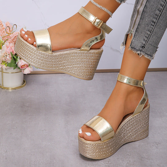 Damen Hochhackige Plateau-Sandalen mit verstellbarem Riemen und glanzvollem Finish
