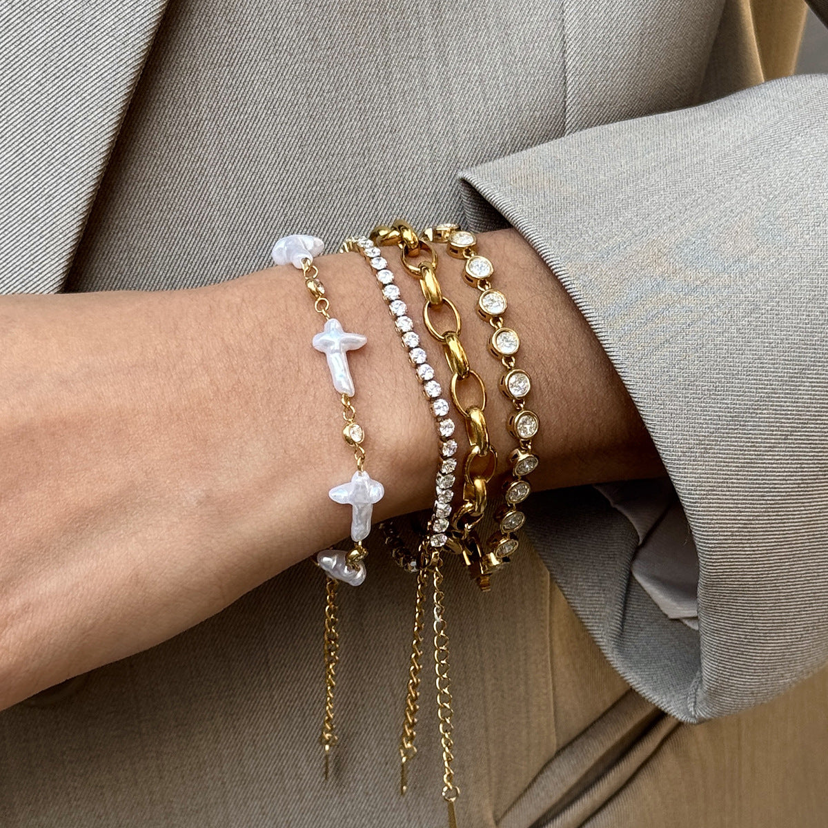Damen Elegantes und hypoallergenes Armband aus Edelstahl mit Zirkonia Shop Nory