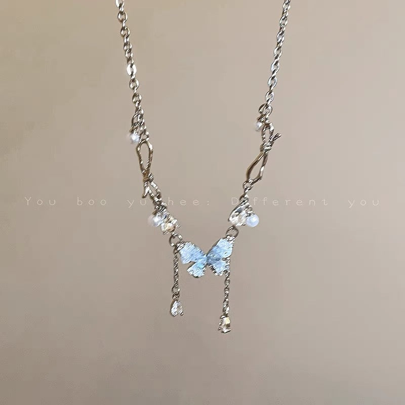 Damen Halskette mit filigranem Schmetterlingsanhänger aus hochwertigem Metall Shop Nory