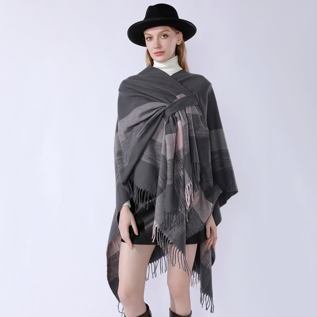 Damen Leichter Wollmix-Überwurf im Kimono-Schnitt mit Fischgrät‑Besatz und Fransensaum Shop Nory