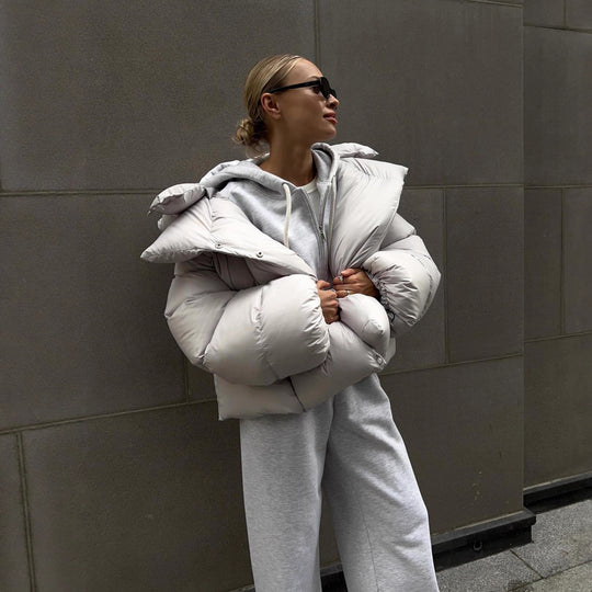 Damen extravagante Oversize Steppdaunenjacke mit extravoluminöser Kapuze Shop Nory