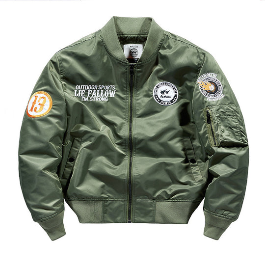 Herren leichte Piloten-Bomberjacke mit Badge‑Applikationen, Ärmeltasche und gerippten Bündchen Shop Nory