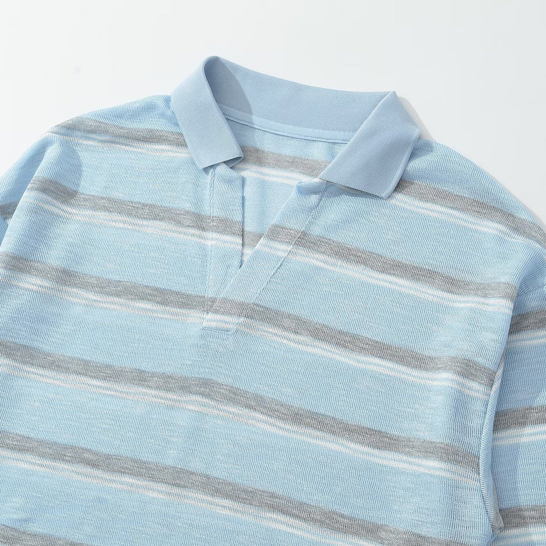 Herren Strick-Poloshirt mit offenem V‑Ausschnitt und feinem Streifenmuster Shop Nory