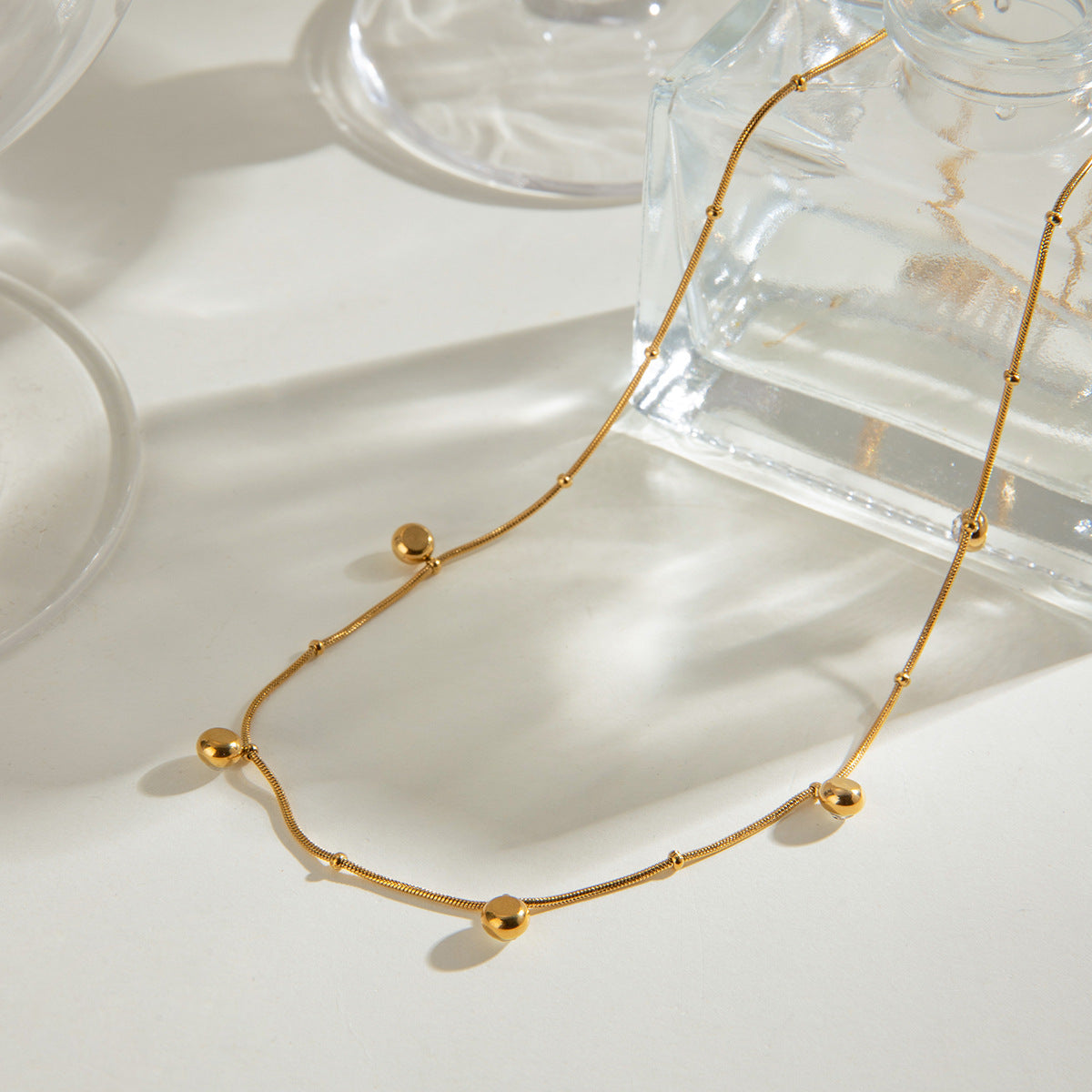 Damen Halskette mit funkelnden Zirkonia und eleganten Anhängern Shop Nory