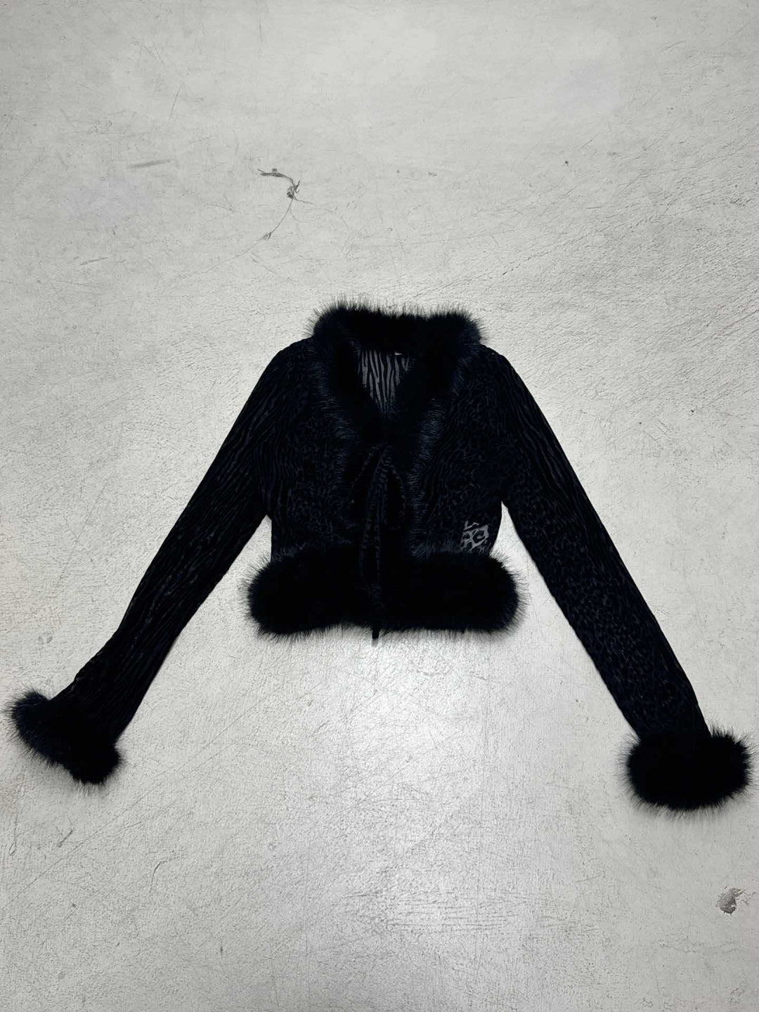 Damen nan kurze Samtjacke mit luxuriösem Kunstfellbesatz an Kragen Saum und Ärmeln Shop Nory
