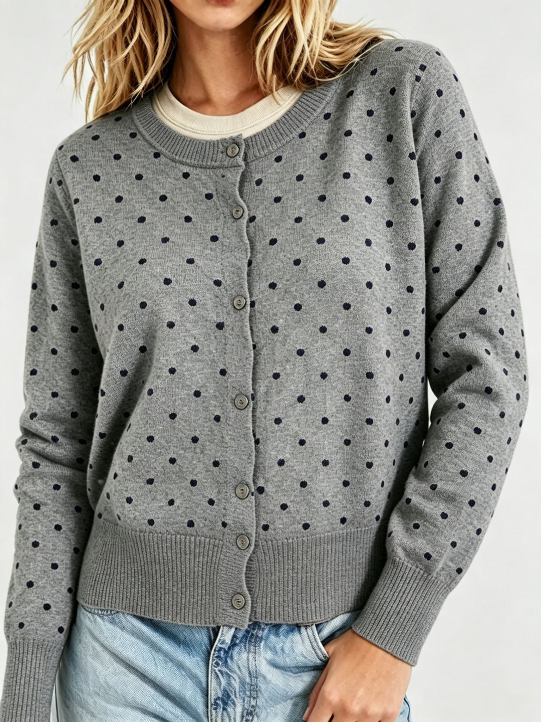 Damen Gepunktete Feinstrick-Cardigan mit Rundhals und Rippbündchen Shop Nory
