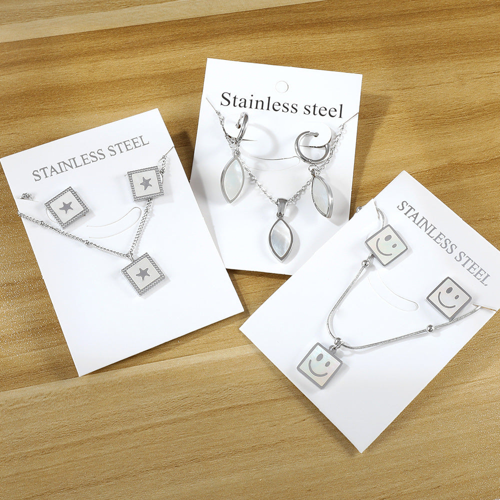 Damen Schmuckset mit glänzendem Sternenanhänger aus antiallergischem Edelstahl Shop Nory