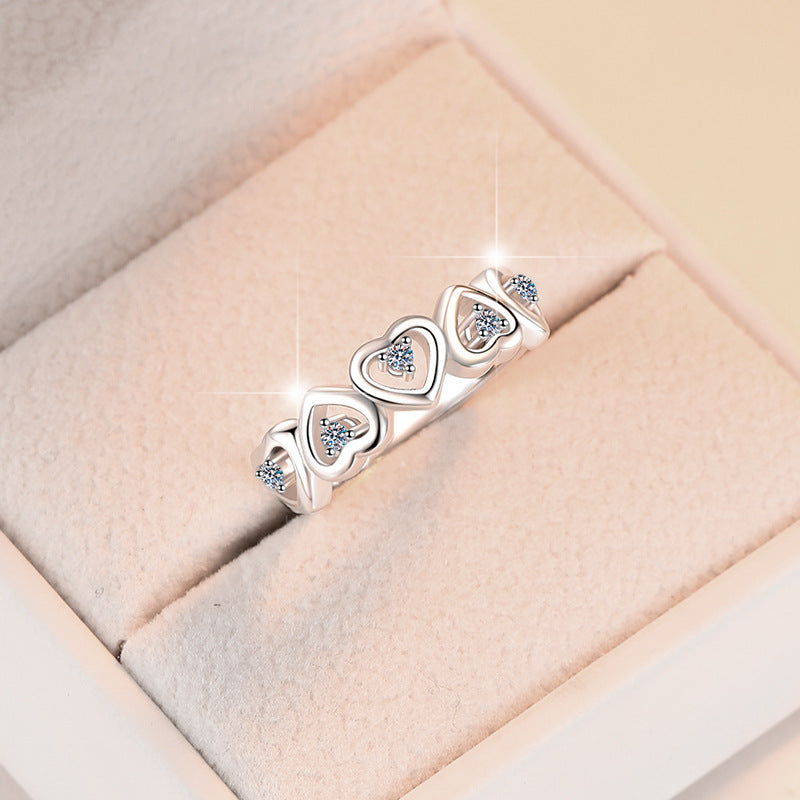 Damenring mit herzförmigem Design und funkelnden Kristallen Shop Nory