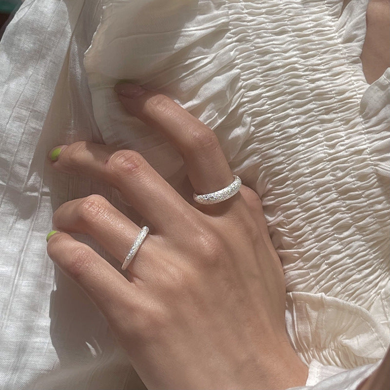 Damen elegantes Armreif mit strukturierter Oberfläche Shop Nory