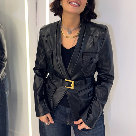 Damen Taillierter Lederblazer im Korsettstil mit breitem Schnallengürtel und aufgesetzten Pattentaschen Shop Nory