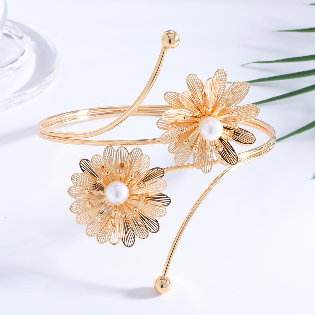 Damen eleganter Armschmuck mit floralen Motiven Shop Nory
