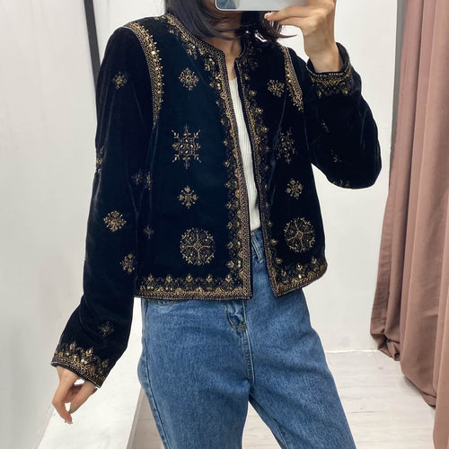 Damen Kurzsametjacke mit filigraner Metallstickerei und Perlenbesatz Shop Nory