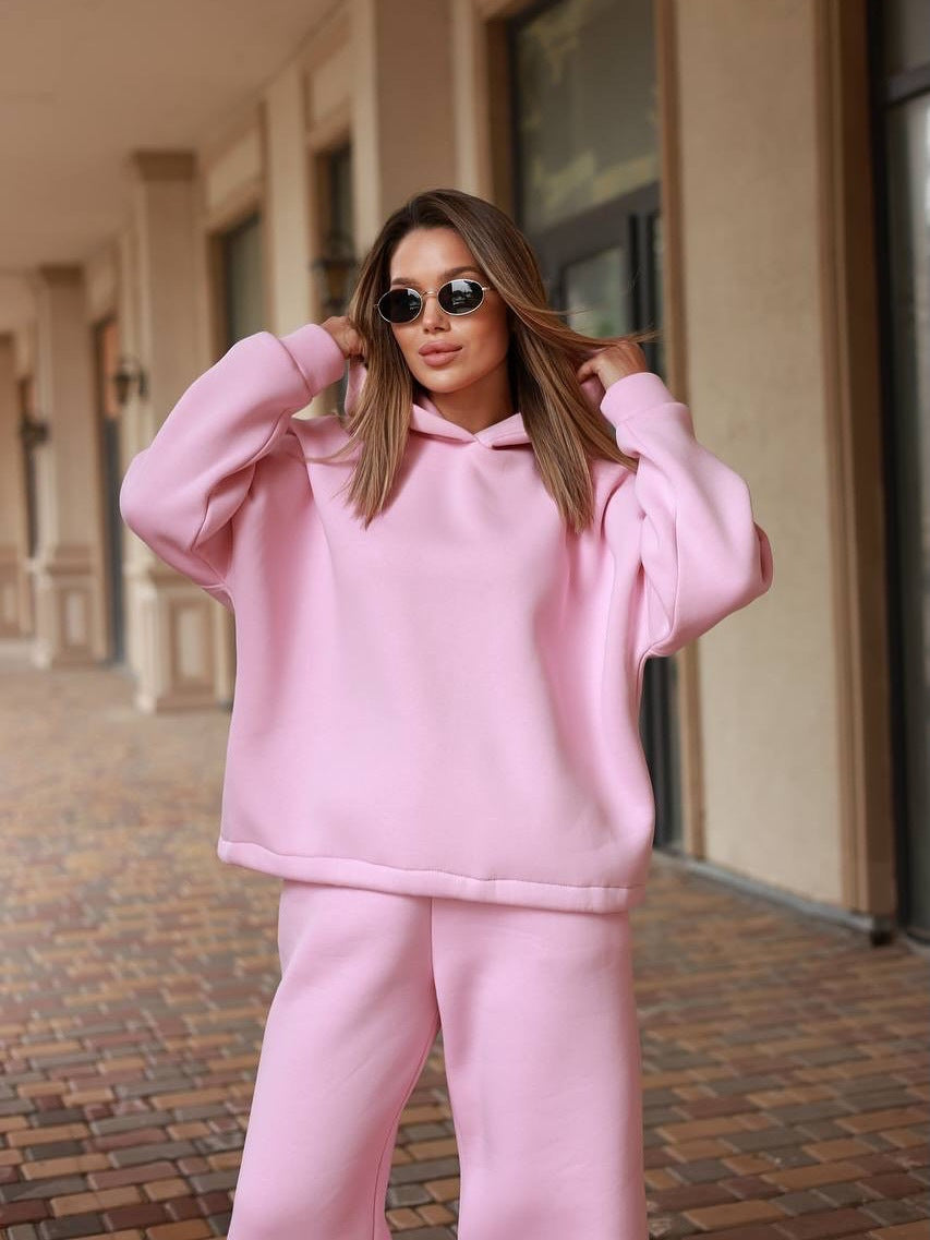 Damen Loungewear-Set mit oversized Kapuzenpullover und weiter High-Waist Jogginghose Shop Nory