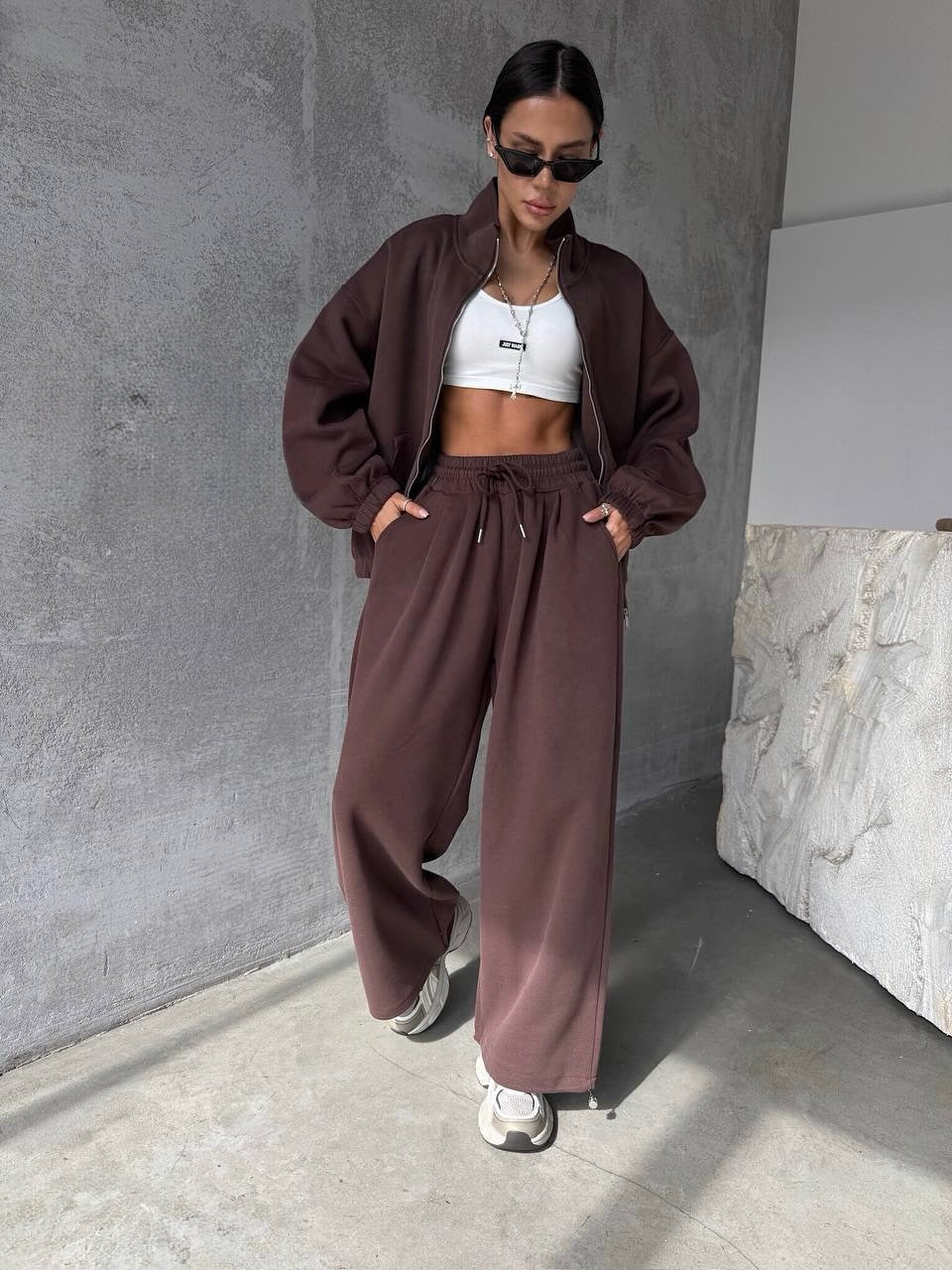 Damen oversized Sweatset mit Reißverschlussjacke und weiten Jogginghose Shop Nory