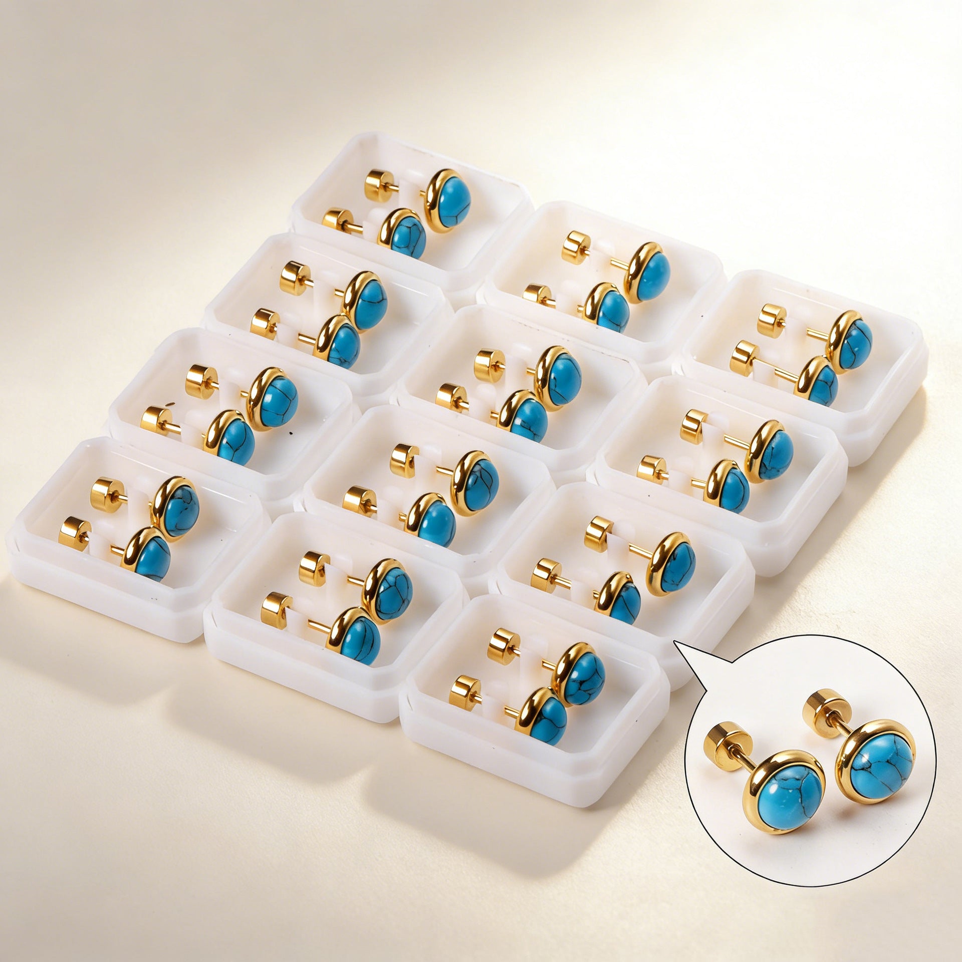 Damen Ohrstecker mit hochglänzendem Goldrahmen und buntem Stein Shop Nory