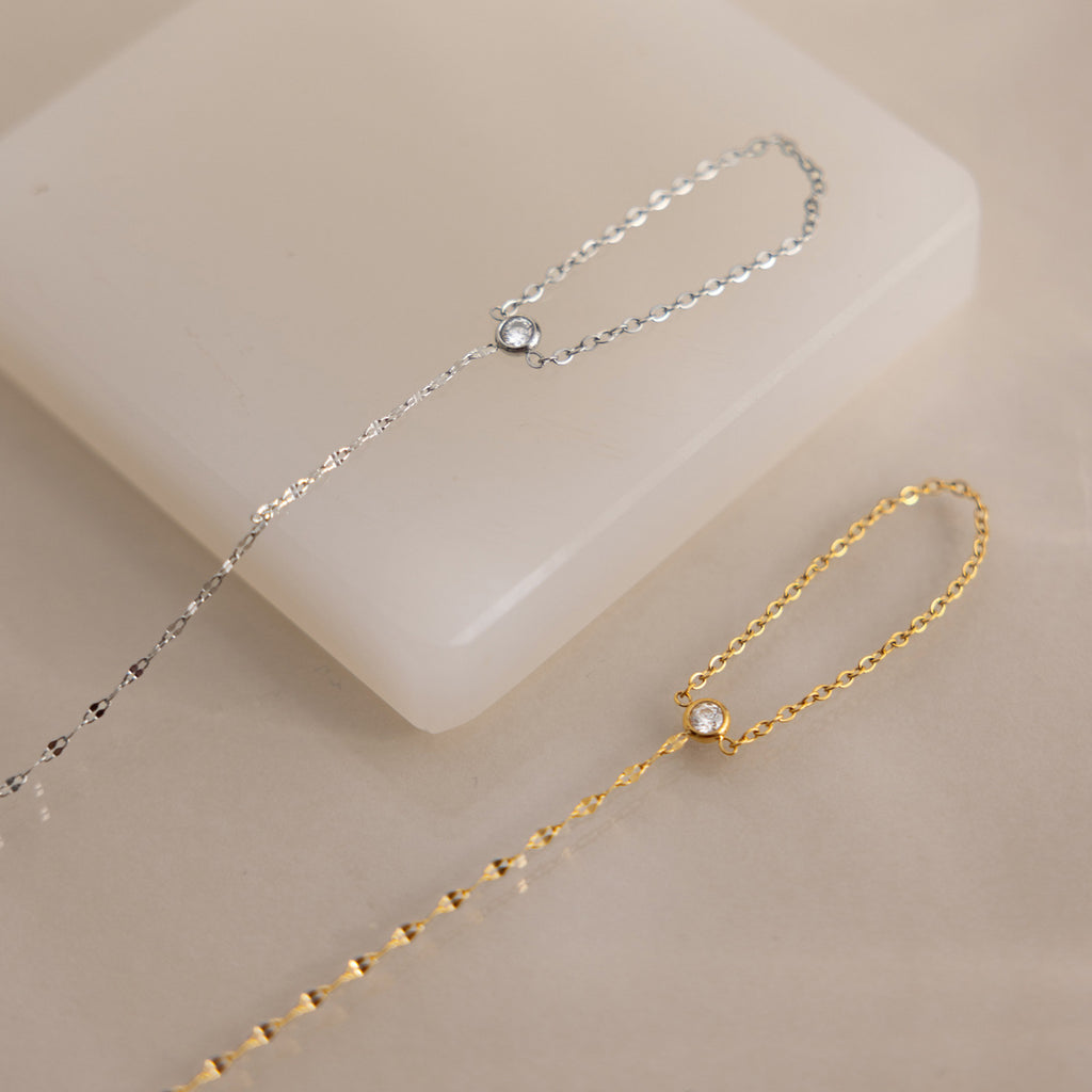 Damen Armband mit funkelndem Kristall und doppeltem Ketten-Design Shop Nory