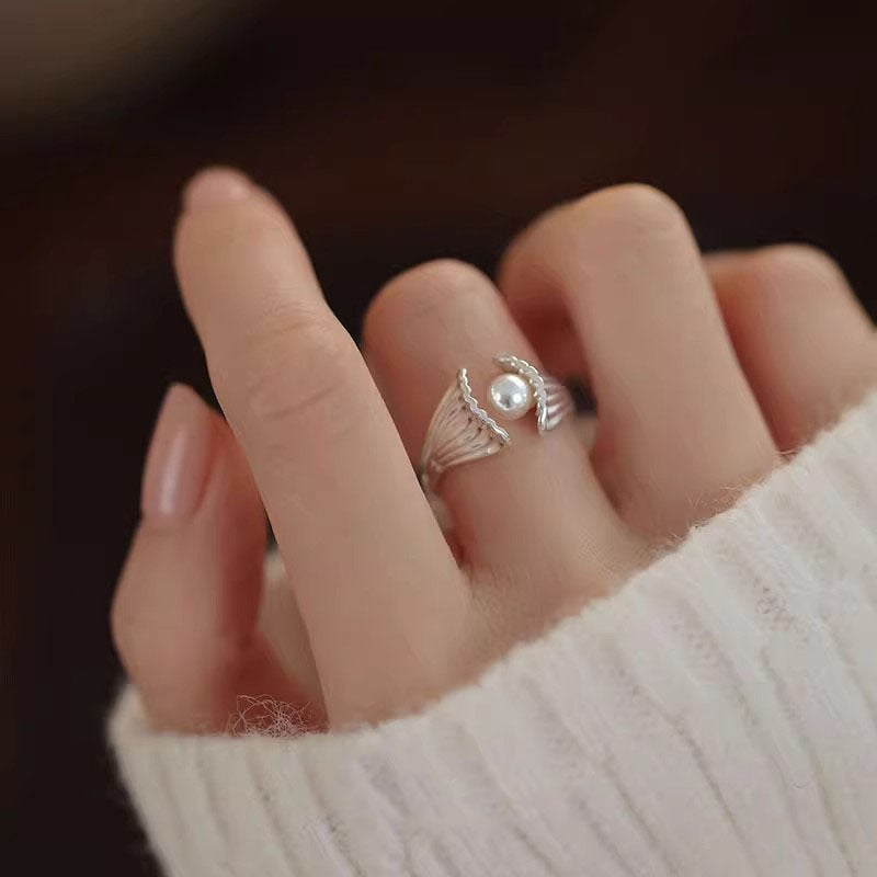 Damen Eleganter Ring mit kunstvoller Perlenapplikation Shop Nory