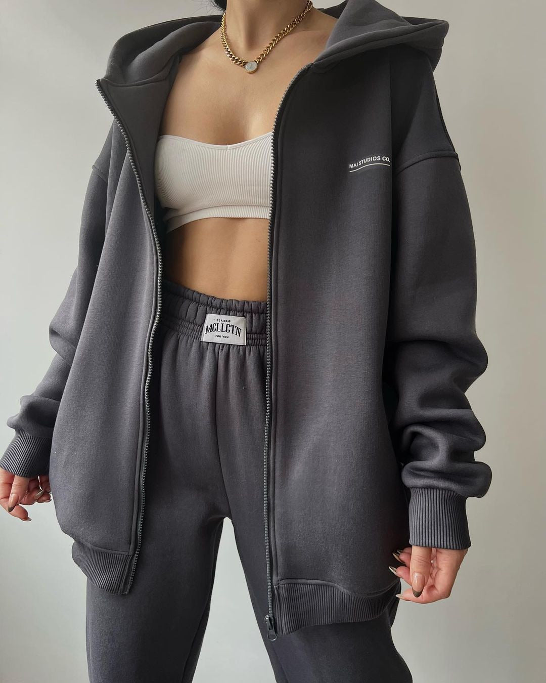 Damen Oversize Kapuzen-Sweatjacke mit Reißverschluss und High-Waist Jogginghose Set Shop Nory