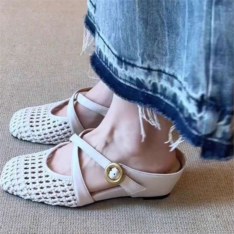 Damen Geflochtene Mule-Ballerinas mit T-Riemen und dekorativer Rosenapplikation Shop Nory