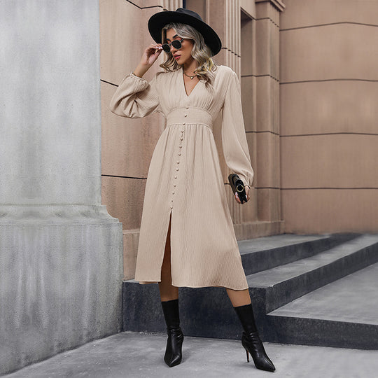 Damen Midikleid mit V-Ausschnitt, plissierter Crinkle-Optik, taillierter Passe & mittiger Knopfleiste Shop Nory