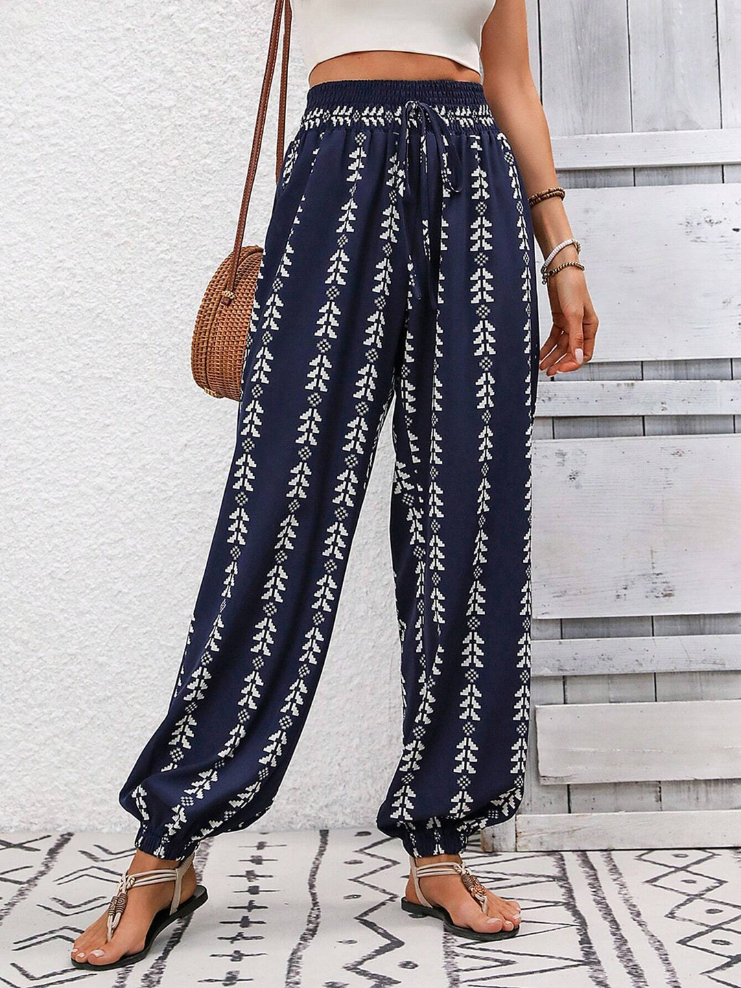 Damen Locker geschnittene Leinenoptik-Hose mit Smokbund, Kordelzug und Ethno-Print Shop Nory