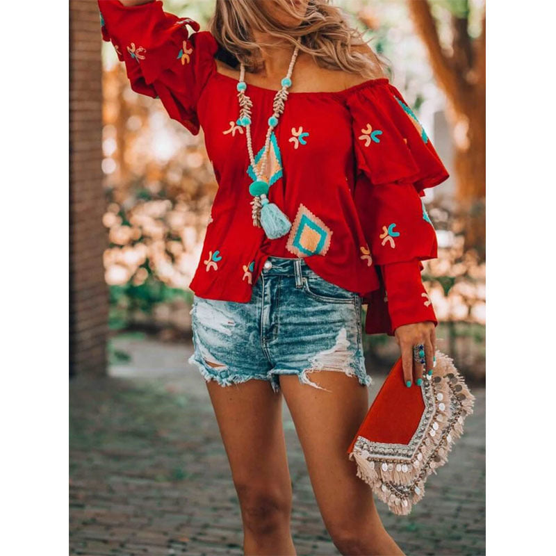 Damen Boho-Top mit Carmenausschnitt, gestuften Volantärmeln und aufwendiger Stickerei Shop Nory