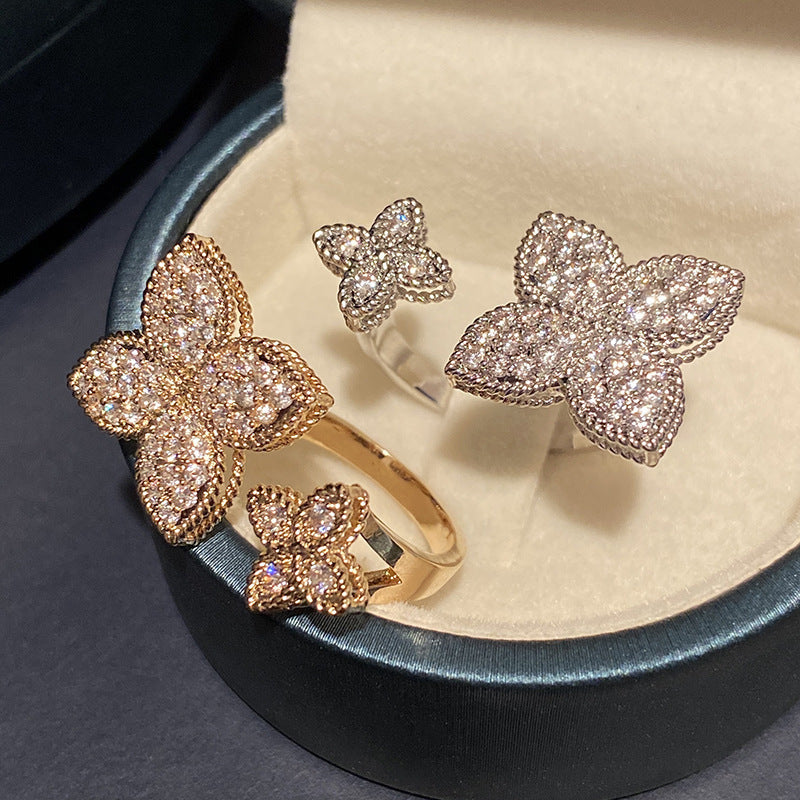 Damenring mit floralem Design und funkelnden Zirkonia-Steinen Shop Nory