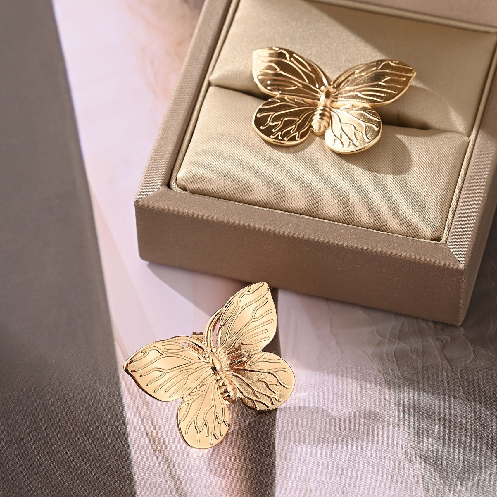 Damen Ohrstecker mit exquisitem Schmetterlingsdesign Shop Nory