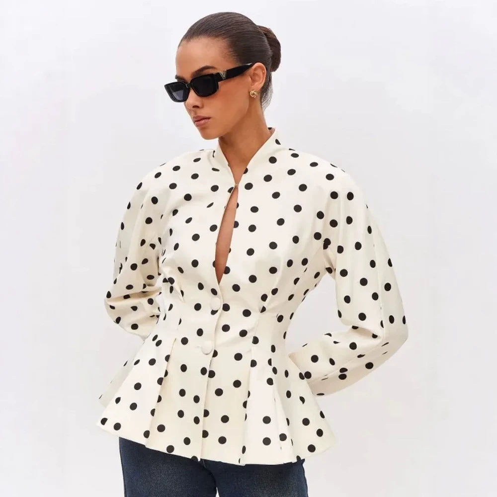 Damen Gepunktete taillierte Schößchen-Bluse mit Stehkragen und verdeckter Knopfleiste Shop Nory