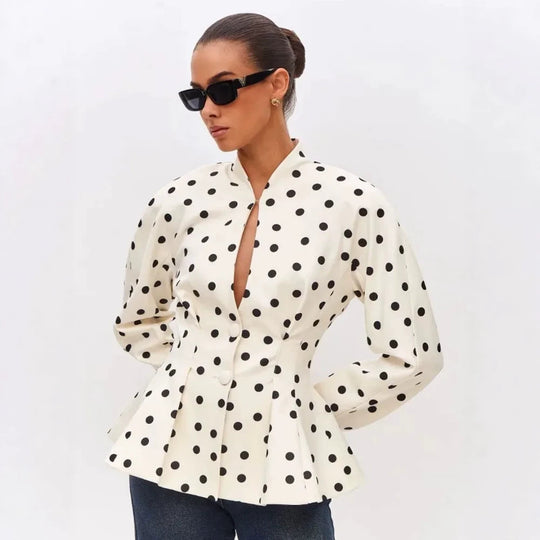 Damen Gepunktete taillierte Schößchen-Bluse mit Stehkragen und verdeckter Knopfleiste Shop Nory