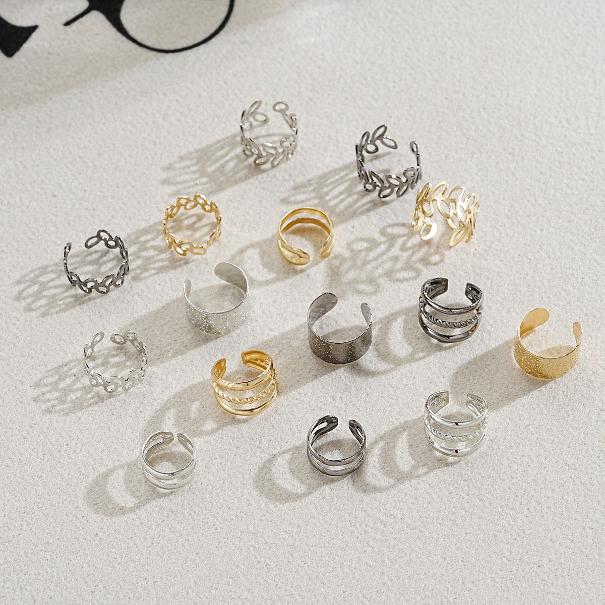 Damen Ohrcuff-Set mit vielfältigen Designs und kreativen Strukturierungen Shop Nory