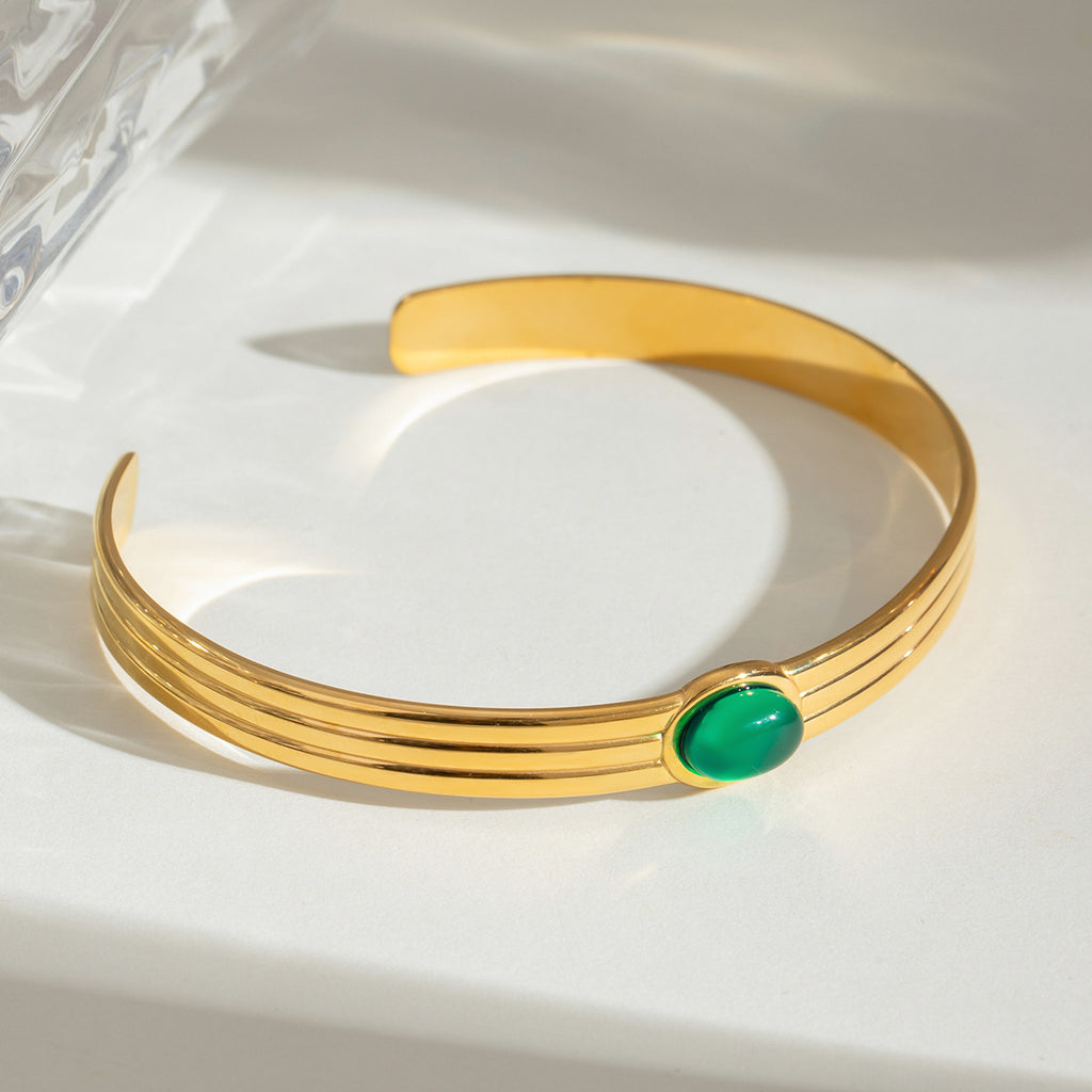 Damen Armreif mit elegantem grünem Jade-Anhänger aus hypoallergenem Edelstahl Shop Nory